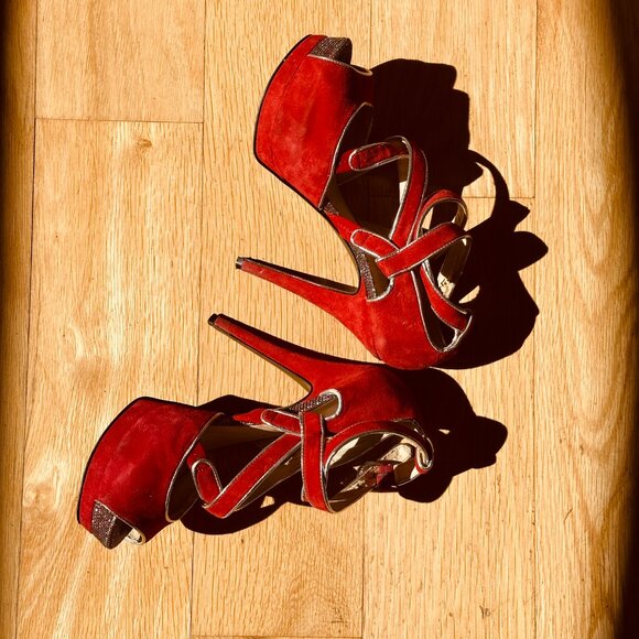 GUESS PUMPS - Fabulous Fire Engine Red Platform Super High Heels - Size US 7 - Picture 5 of 7